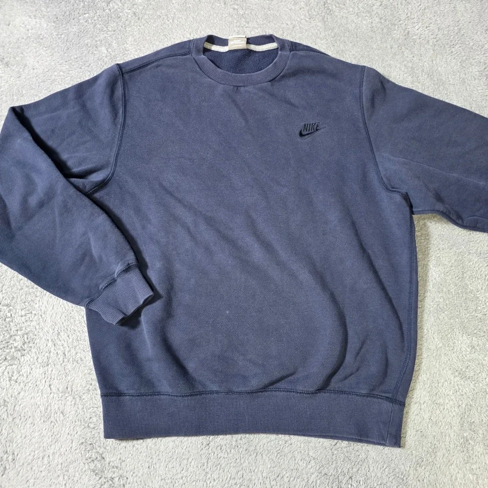 Nike Mens Medium Crewneck Sweatshirt Navy Blue Embroidered Logo Fleece Pullover